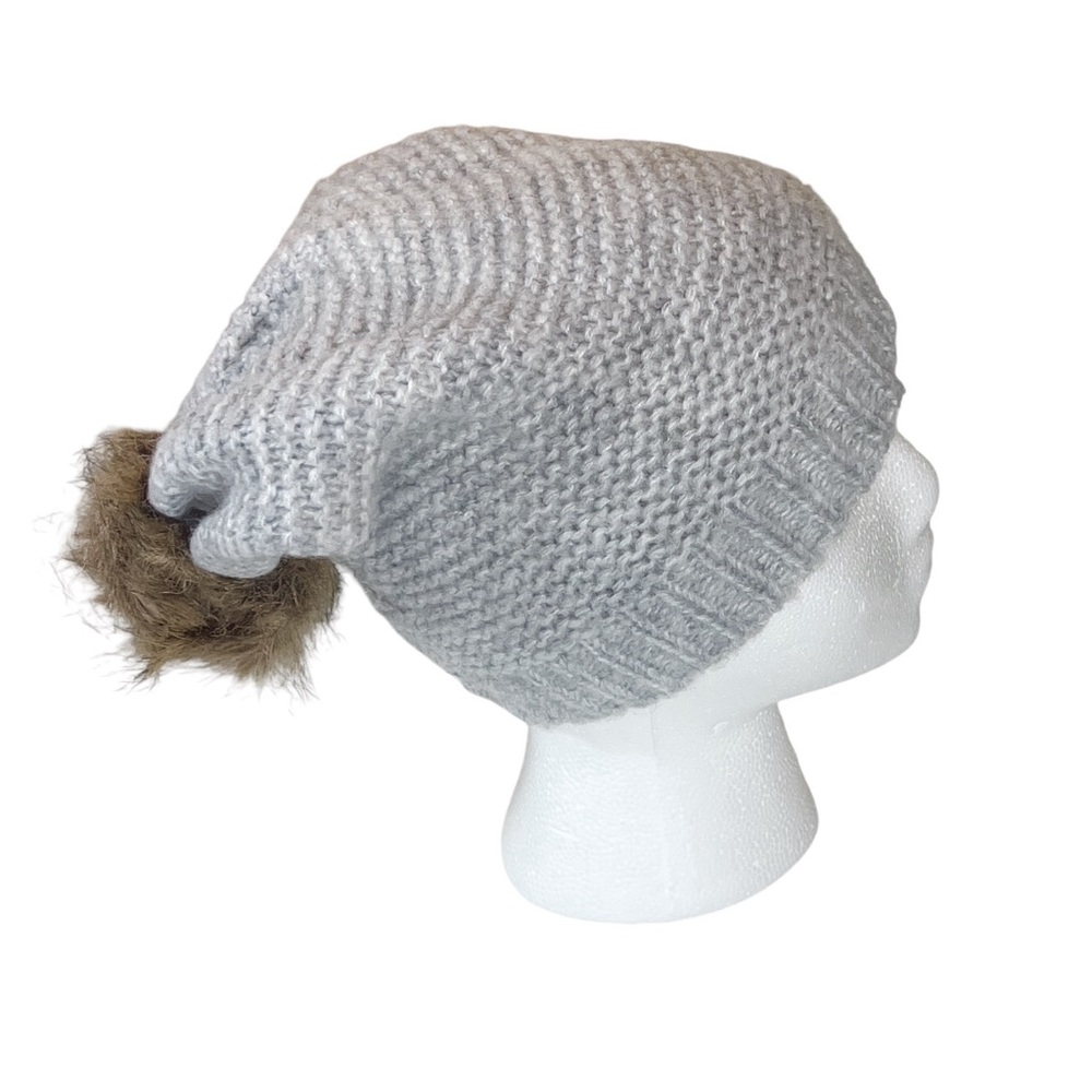 Steve Madden Gray Knitted Beanie with Tan Faux Fur Pom Pom‎ Winter Hat Ou…